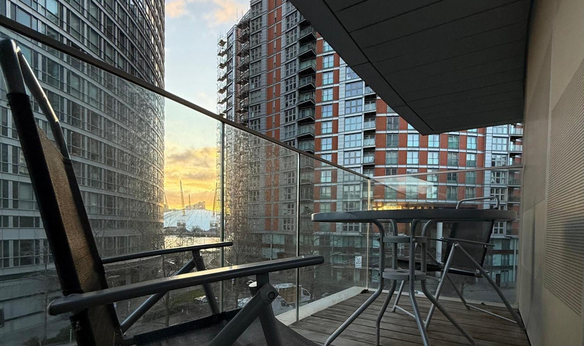 Luxury Modern 2 Bed Flat With Balcony And City View - Canary Wharf City Center 伦敦 外观 照片