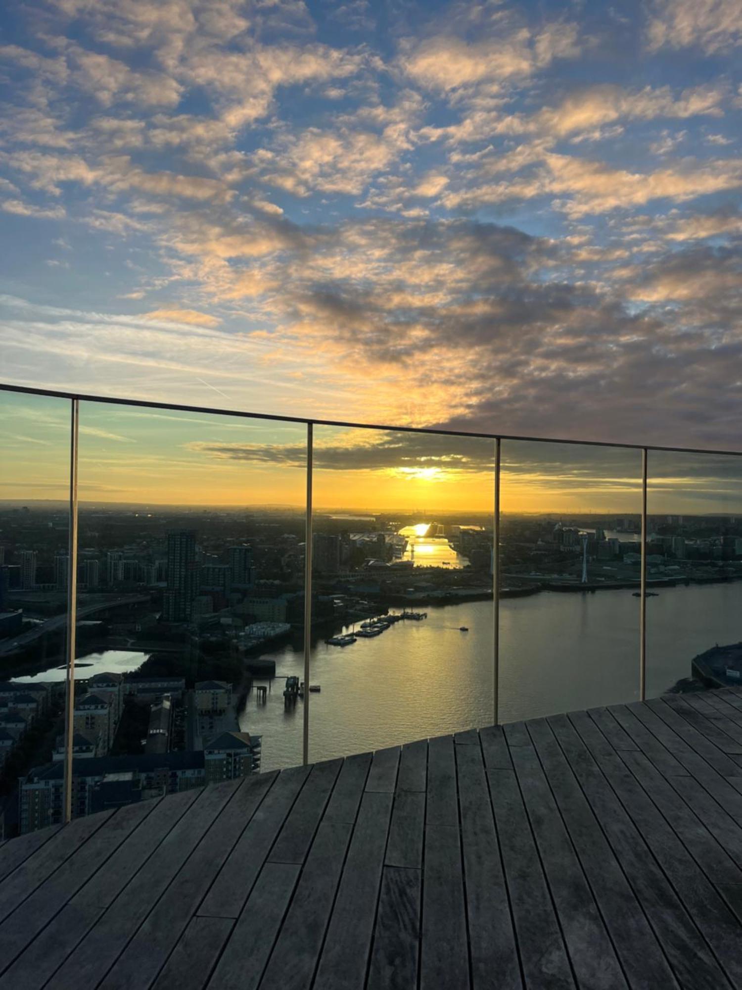 Luxury Modern 2 Bed Flat With Balcony And City View - Canary Wharf City Center 伦敦 外观 照片