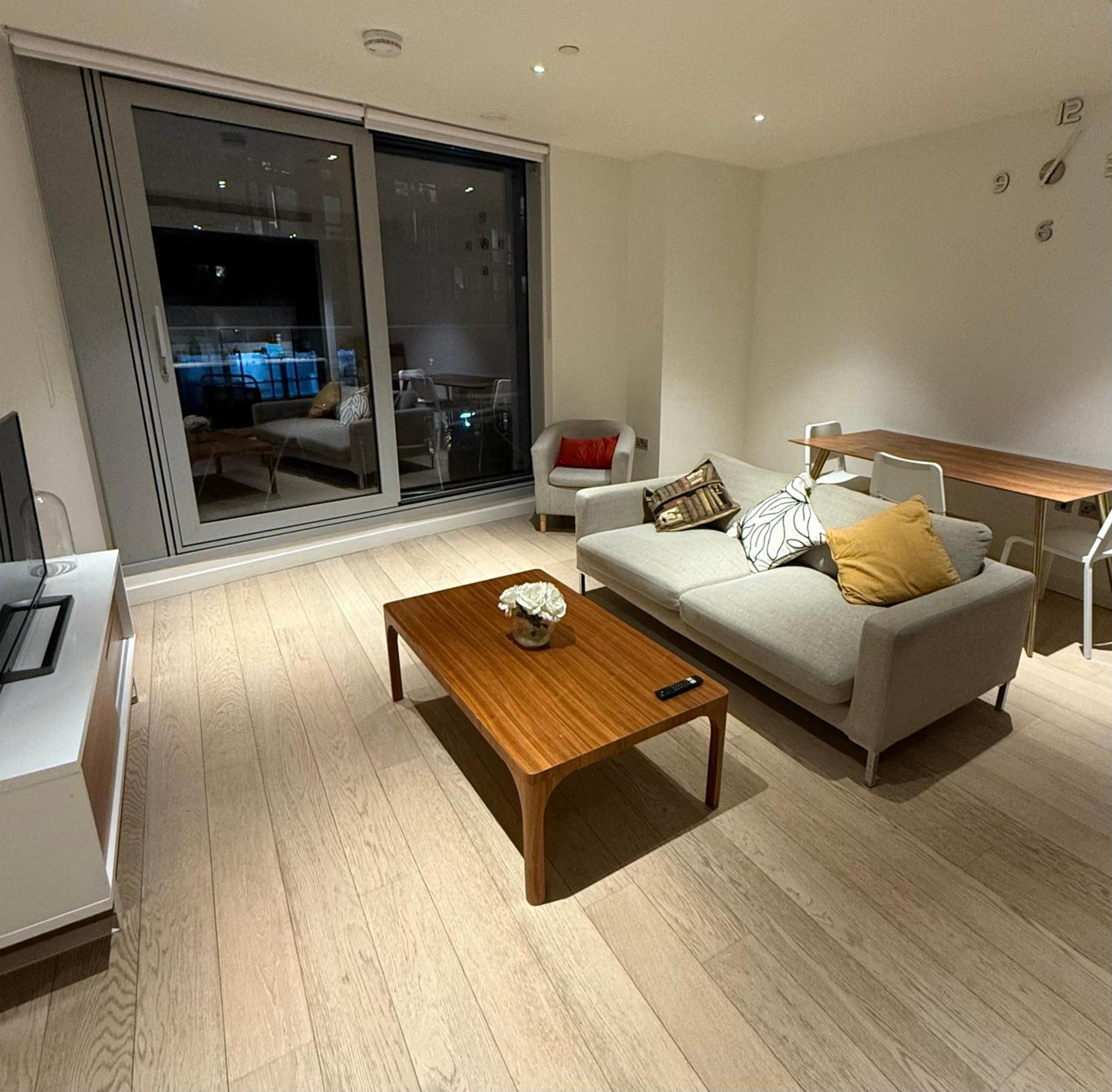 Luxury Modern 2 Bed Flat With Balcony And City View - Canary Wharf City Center 伦敦 外观 照片